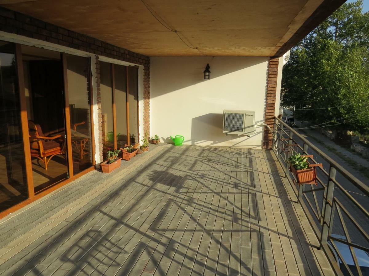 Kutaisi Center Guesthouse Exterior photo